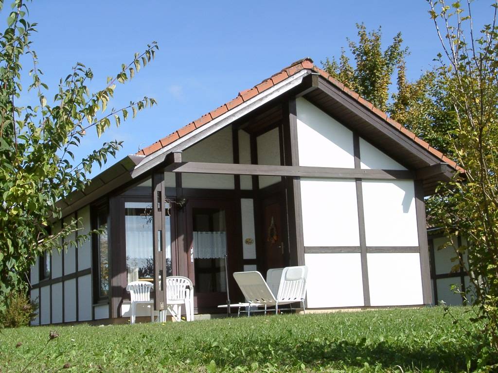 Außenansicht eines alleinstehenden Hauses Mohikaner